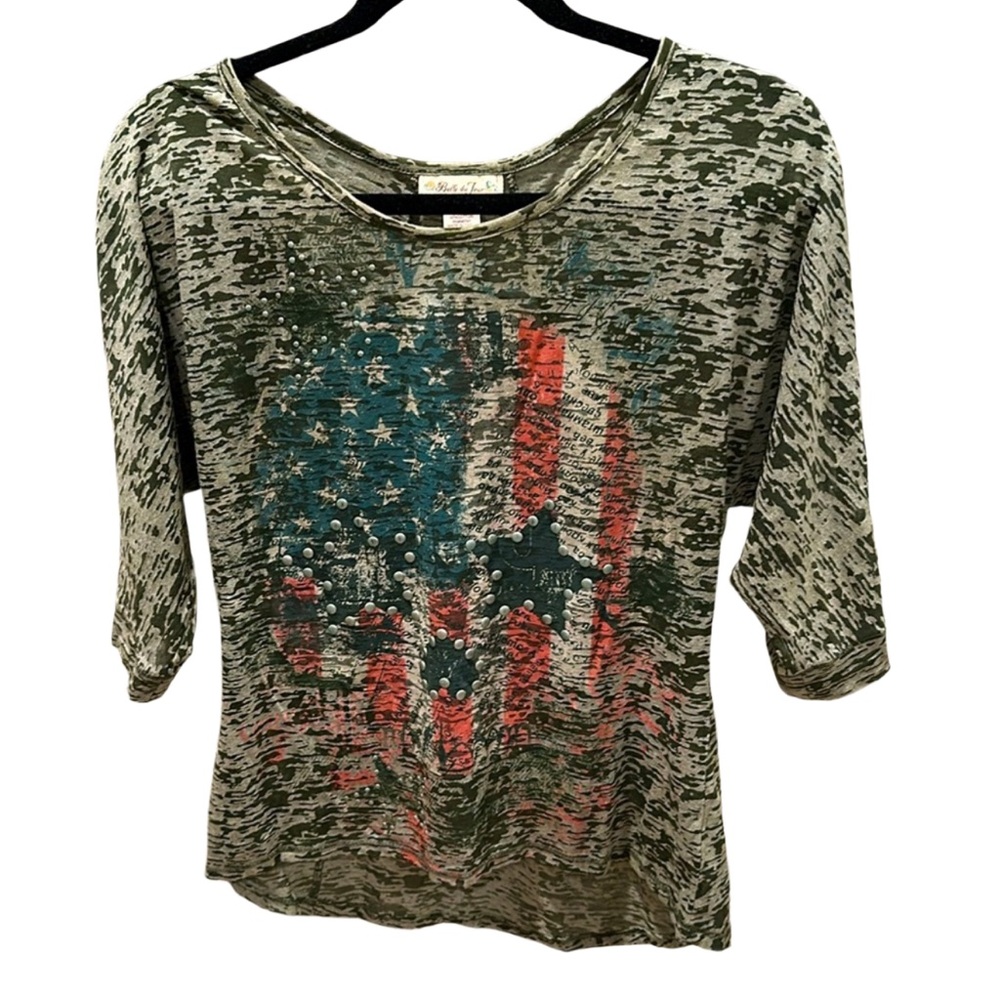BELLE de JOUR High Low Ragland Sleeve Patriotic Studded 3/4 Length Sleeve Top